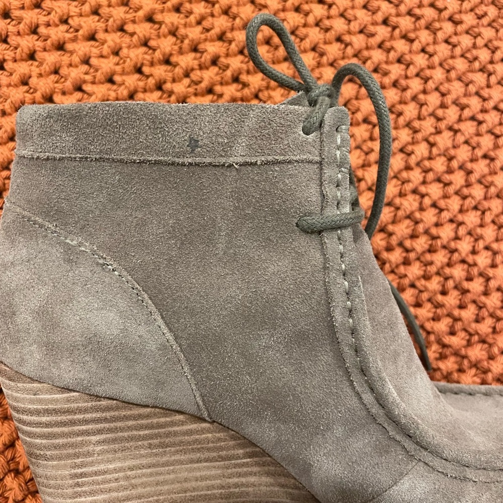 Lace up suede wedge booties Size 8 - Picture 6 of 8